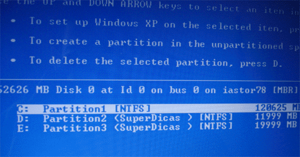 Instala o Windows XP, usando o CD criado no passo 5